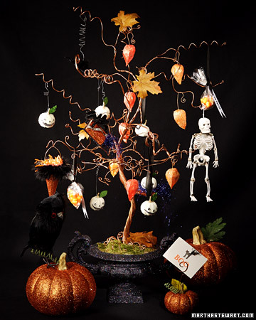 3029_101207_halloweentree_xl.jpg